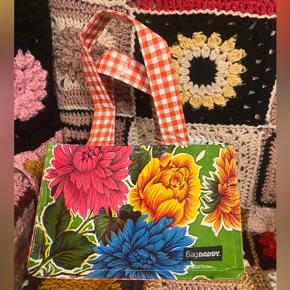 Cheerful Floral Oil-Cloth Tote Bag - Picture 3 of 6